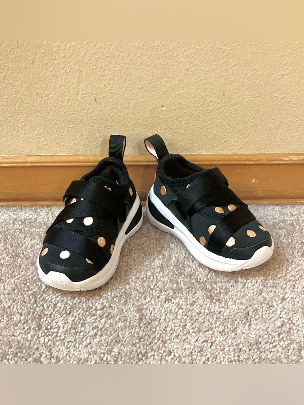 Adidas FortaRun X 'Polka Dot' (Minnie Mouse), Black/Rose Gold - Size 5 (EUC)